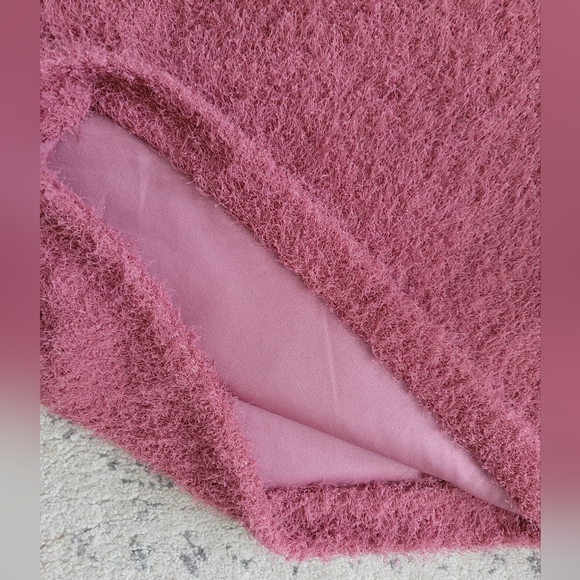 Banana Republic rose pink fluffy sleeveless top - Picture 4 of 4